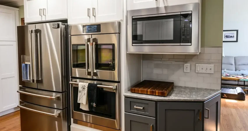 HIGH END KITCHEN FEATURES